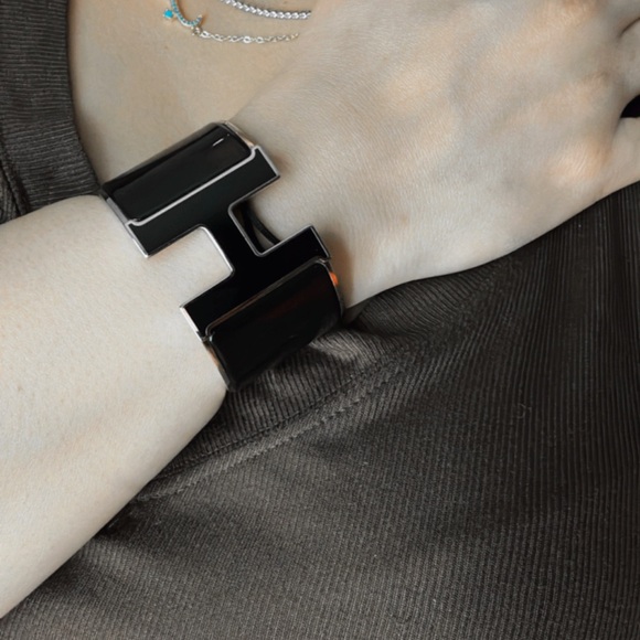 100 authentic hermes clic clac bracelate in excellent condition. - Picture 7 of 8